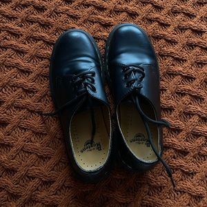 womens dr martens 1461